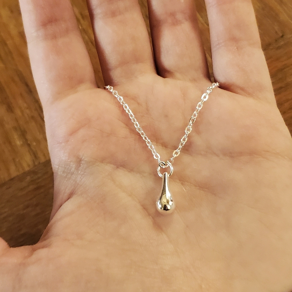 New Dainty Silver Teardrop Necklace - Picture 5 of 16